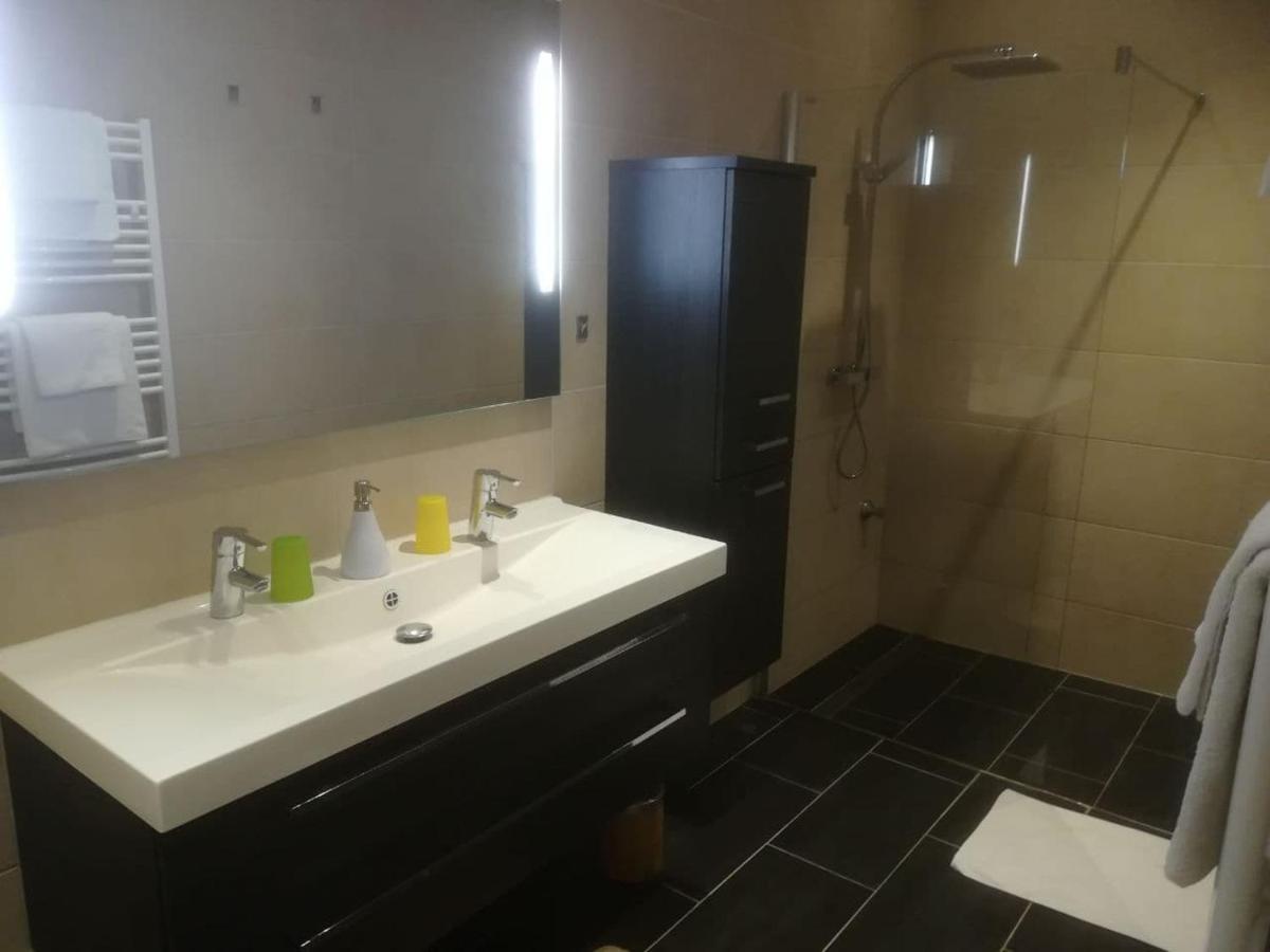 Zentral Gelegene, Sehr Ruhige Und Helle Wohnung Graz Dış mekan fotoğraf