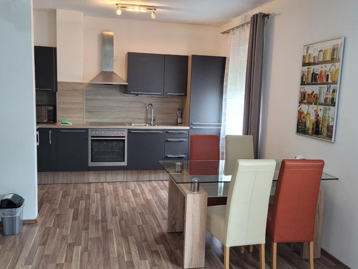 Zentral Gelegene, Sehr Ruhige Und Helle Wohnung Graz Dış mekan fotoğraf